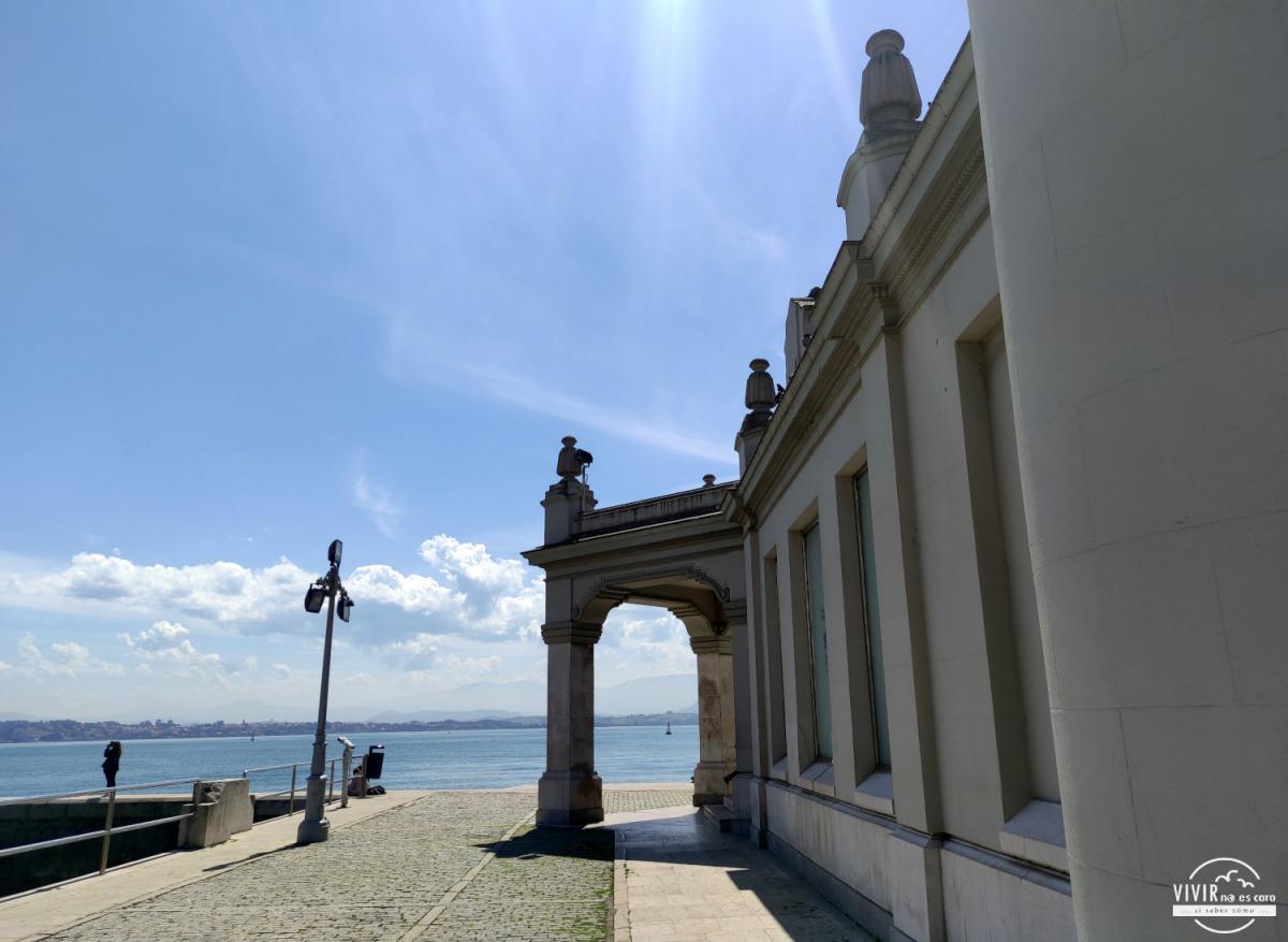 El Palacete del embarcadero (Santander)