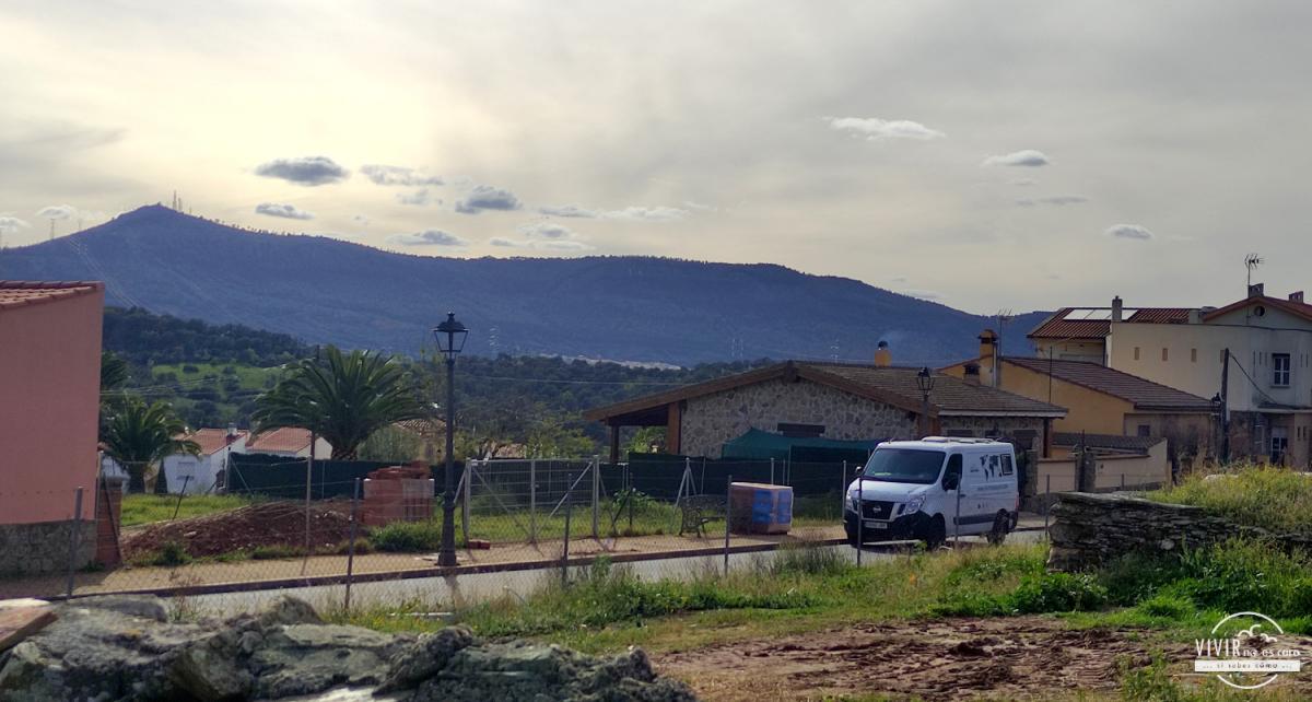 Pernoctando en una zona residencial de chalets en Cáceres