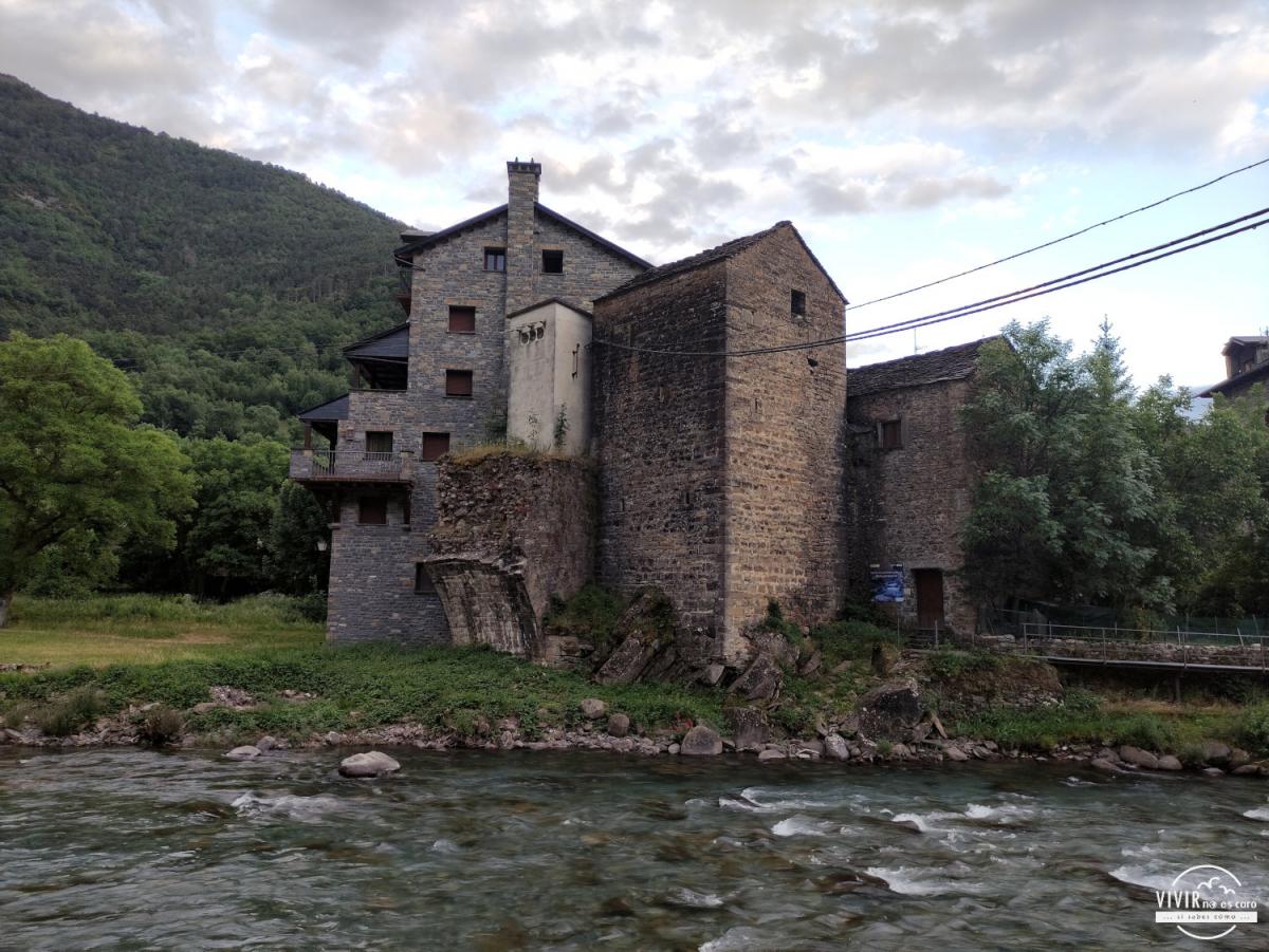 Puente derruido de Broto (Sobrarbe, Huesca)
