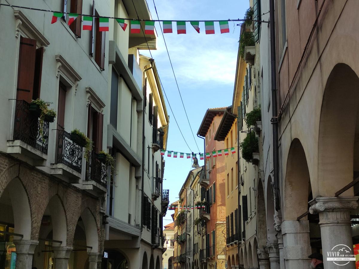 La Via Calmaggiore en Treviso (Italia)