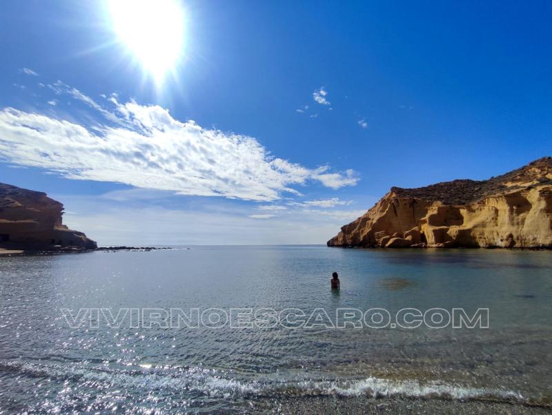 Playa de los Cocedores: baño de invierno en Murcia