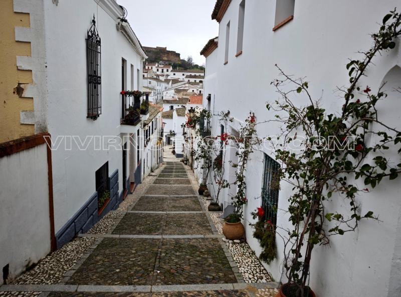 Calles de Almonaster la Real (Sierra de Aracena, Huelva)