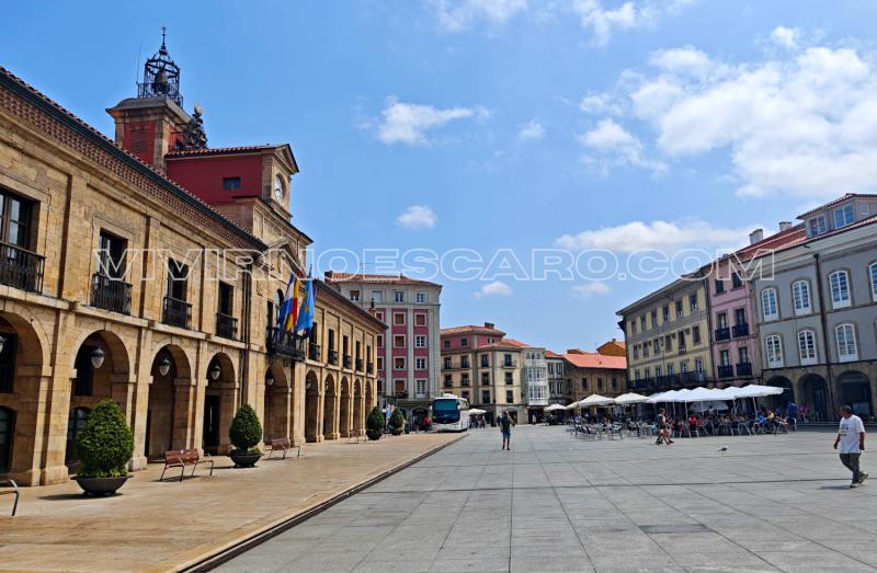 La Plaza de España en Avilés (Asturias)