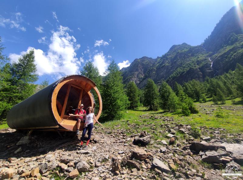 Cabaña en un tronco en el Parcours des Fees (Alpes franceses)