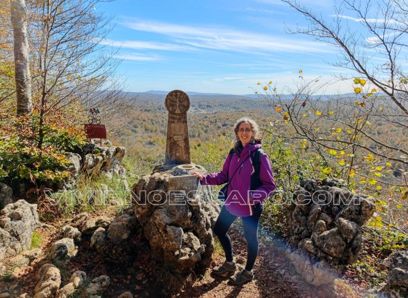Cruz Lazkueta: cumbre de la Sierra de Entzia