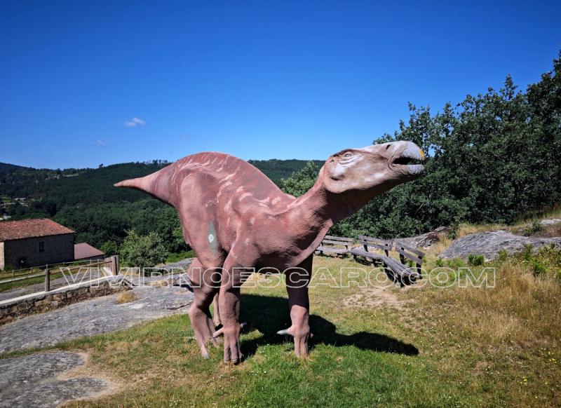 Dinosaurio en Regumiel de la Sierra (Burgos)