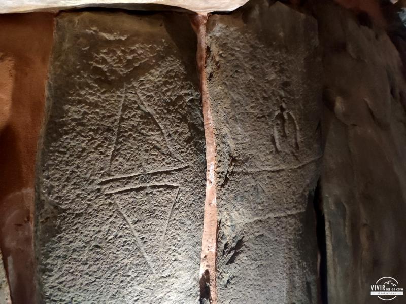 Pinturas en el Dolmen de Soto de Trigueros (Huelva)