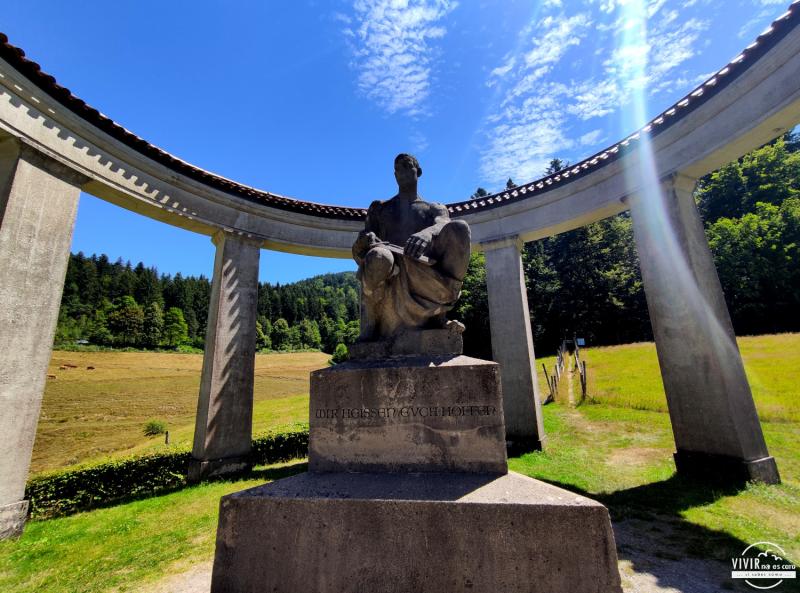 Ehrenmal, el monumento a los caídos en la guerra (Selva Negra, Alemania)