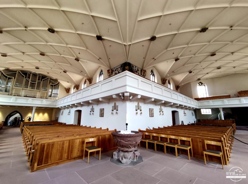 Interior de la Iglesia de la ciudad de Freudenstadt (Selva Negra, Alemania)