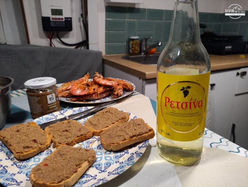 Gastronomía típica de Grecia: el vino Retsina