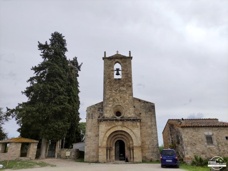 Iglesia de Santa María de les Porqueres en Banyoles (Gerona)