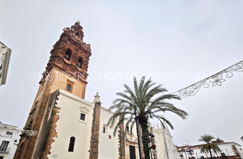 Jerez de los Caballeros: Iglesia Plaza de España