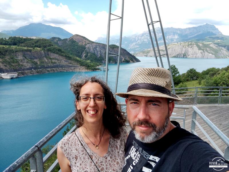 Mirador al Lago de Serre-Ponçon en Rousset (Francia)