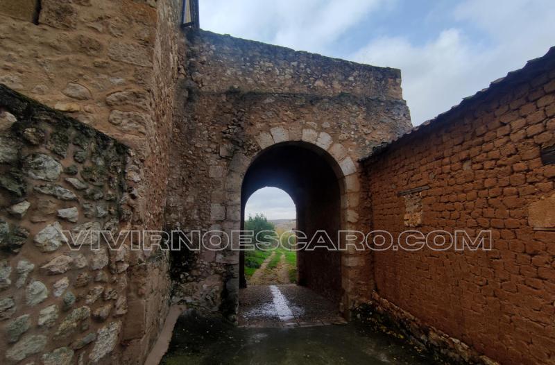 Maderuelo: puerta de la muralla