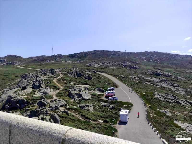 Furgoneta camper en Faro Punta Nariga (Galicia)