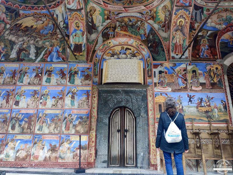 Monasterio de Rila: frescos en el exterior del templo (Bulgaria)
