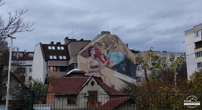 Street art Mural graffiti familia Memorial by Nasimo (Sofía, Bulgaria)