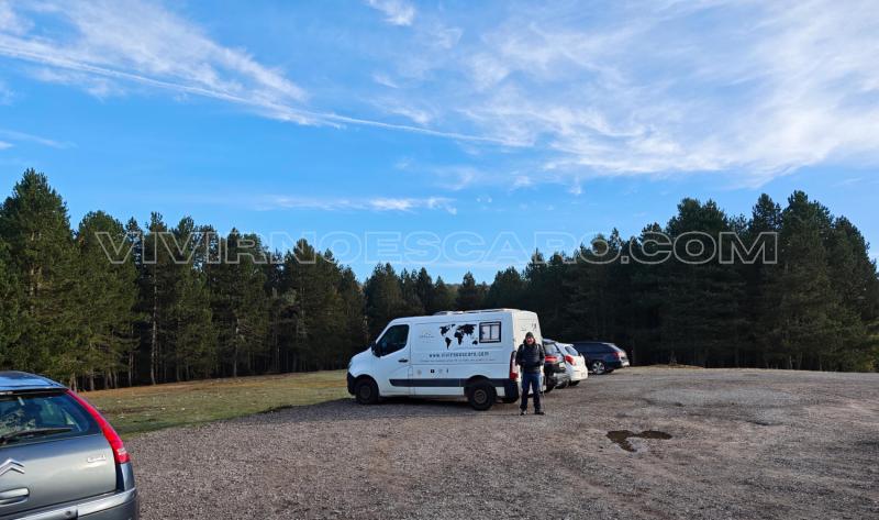 Parking de inicio de la ruta a los Laberintos de Katarri y Arno