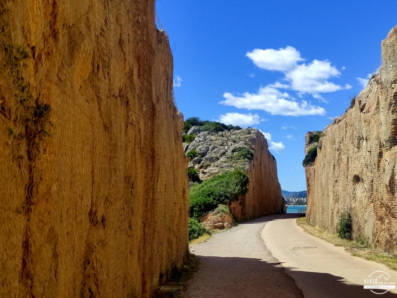 Paredes en la Vía Verde del Mar entre Benicassim y Oropesa (Castellón)