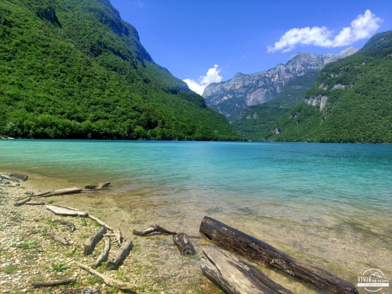 Playa del Lago del Mis (Dolomitas, Italia)