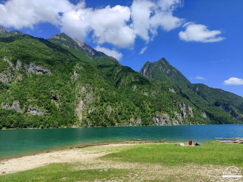 Playa del Lago del Mis (Dolomitas, Italia)