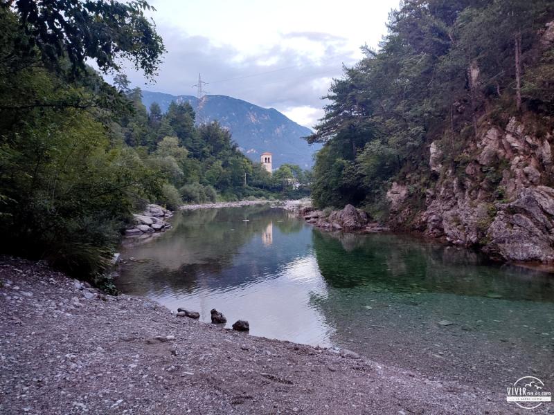 Playa en el Torrente Palar (Údine, Friuli-Venecia Julia, Italia)