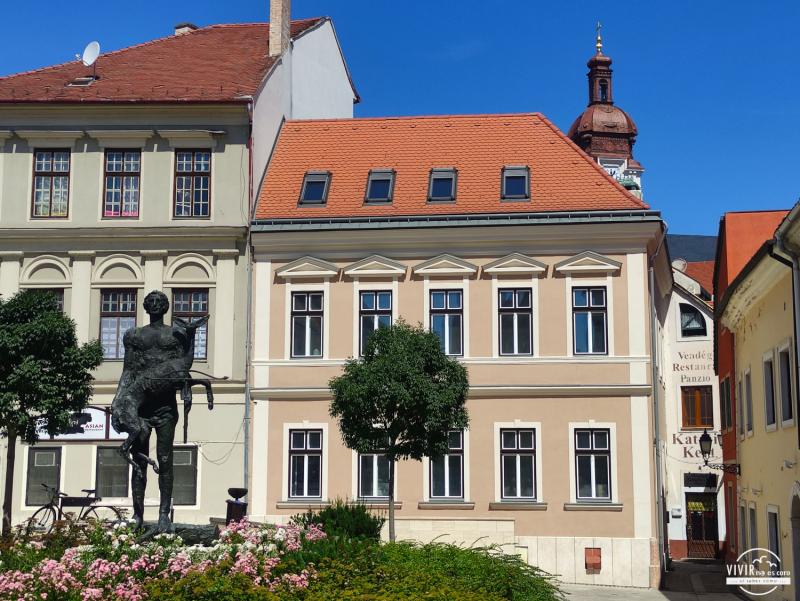 Plaza de la Puerta de Viena (Györ, Hungría)
