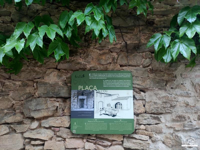 Plaza de L'Oli en Peratallada (Bajo Ampurdán, Gerona)