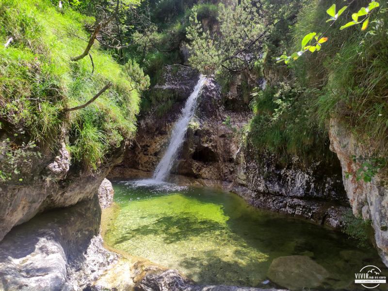Pozas Cadini del Brenton en el Valle del Mis (Dolomitas, Italia)