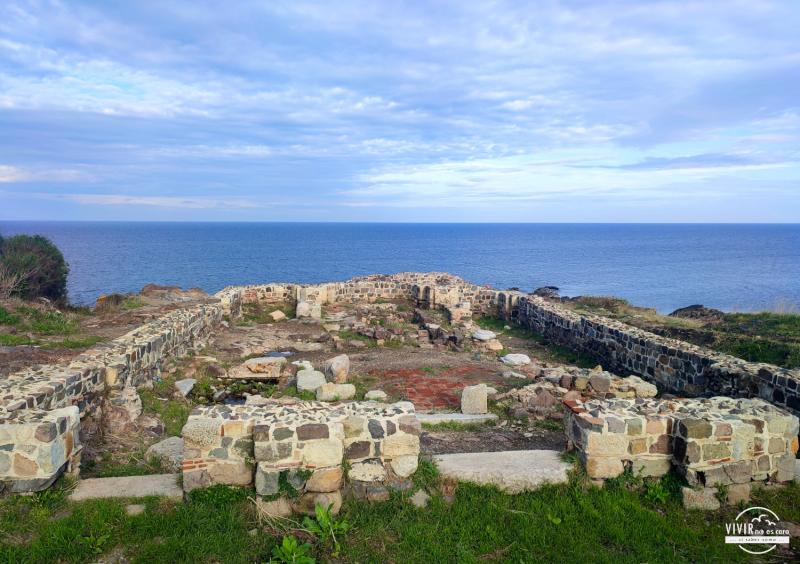 Ruinas Monasterio Medieval de San Apóstoles (Sozopol. Bulgaria)