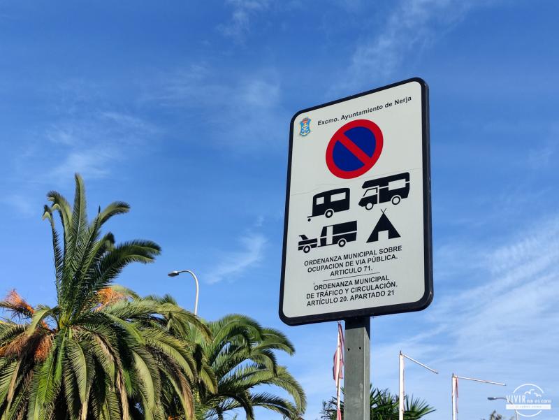 Señal prohibición autocaravanas