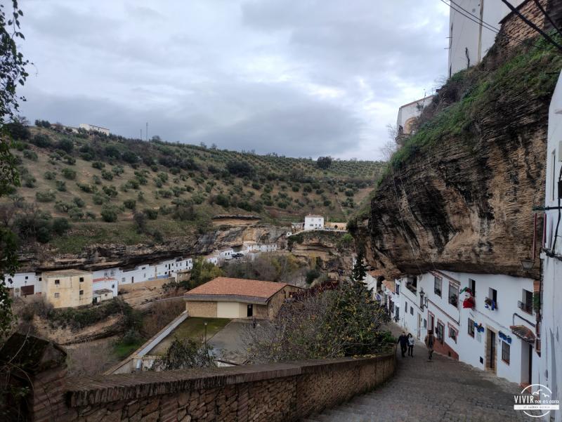 Calle de Setenil de las Bodegas (Cádiz)