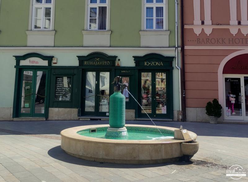 Sifón en Gyor en honor a Anyos Jedlik (Hungría)