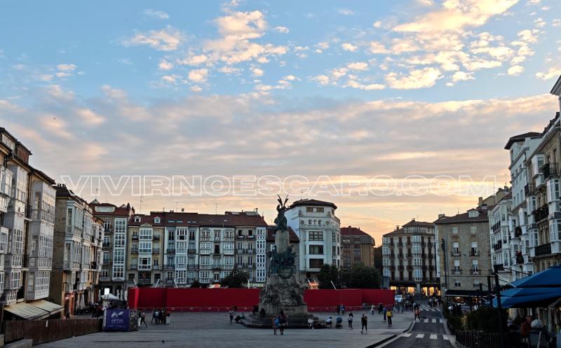 Vitoria-Gasteiz: Plaza de la Virgen Blanca