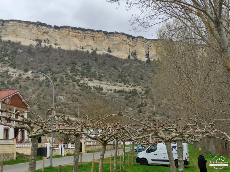 Aparcamiento coches y autocaravanas Puentedey (Merindades, Burgos)