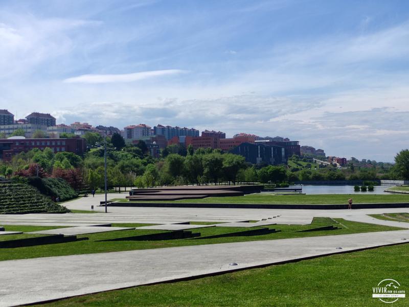 Parque Atlántico de las Llamas (Santander) desde el área de autocaravanas
