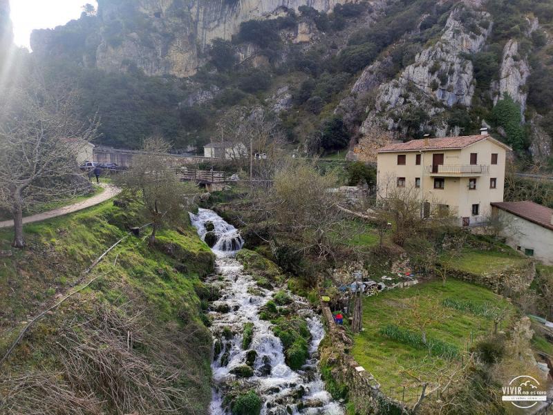 Cascadas en Tobera. Paseo del Molinar (Merindades, Burgos)