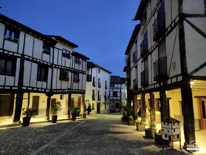 Covarrubias - Casas típicas de adobe y entramado de madera