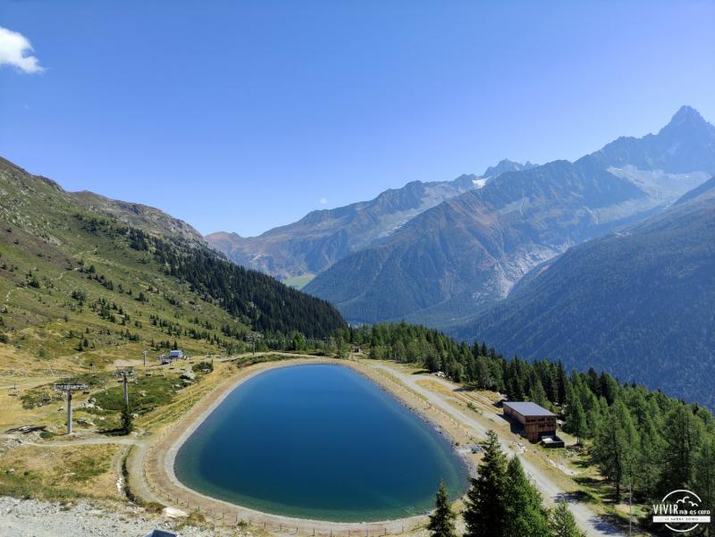 Vistas de un lago desde La Flegere