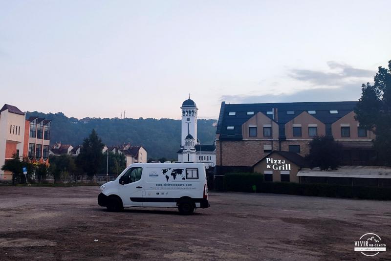 Furgoneta camper en Sighisoara (Rumanía)