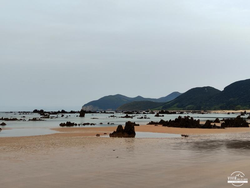 La curiosa Playa Trengandin (Noja, Cantabria)