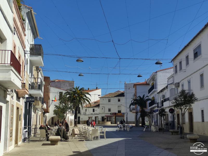 Plaza Mayor de Malpartida de Cáceres sin paragüas