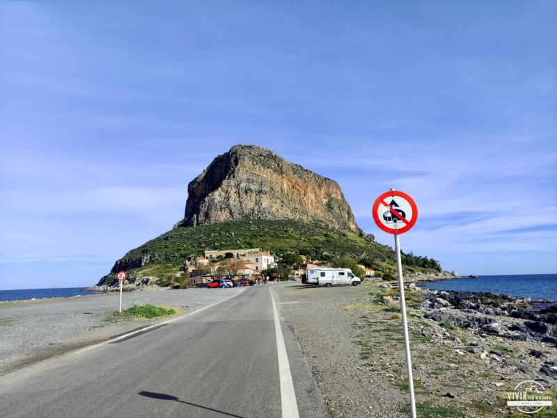 Prohibición furgonetas camper o autocaravanas en Monemvasía (Grecia)