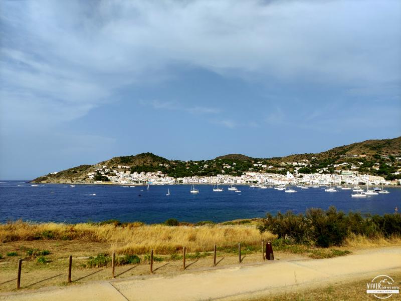 Playa en Llança (Costa Brava, Gerona)