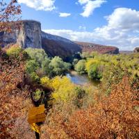 Río Iskar. Mirador en la ruta a la Iglesia rupestre de Santa Marina (Bulgaria)