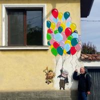 Staro Zhelezare: street art. Dibujos UP (Bulgaria)