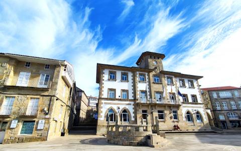 Muros: edificio del ayuntamiento