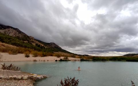 Baño calentito en noviembre terma gratuita de Granada (Los Baños de Zújar)