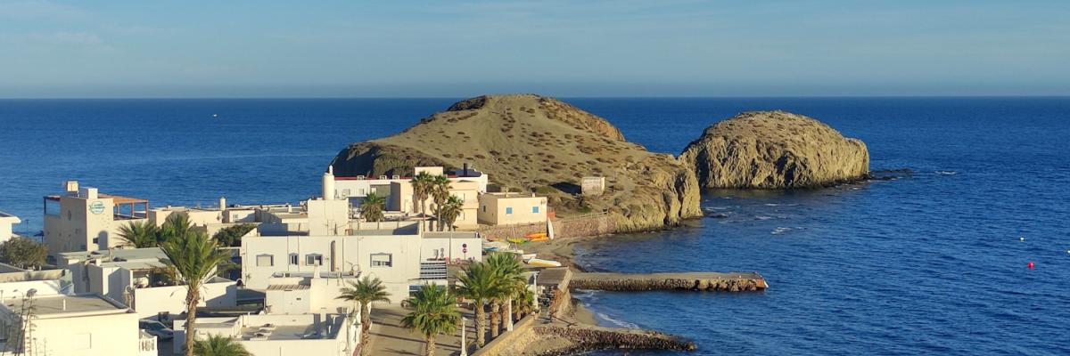 Isleta del Moro en el Parque Natural del Cabo de Gata-Níjar (Almería)