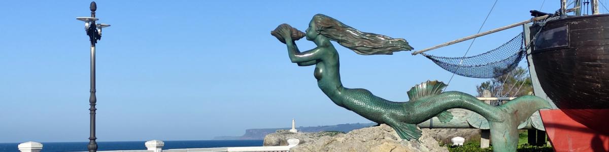 Escultura de una sirena en la Península de la Magdalena (Santander)